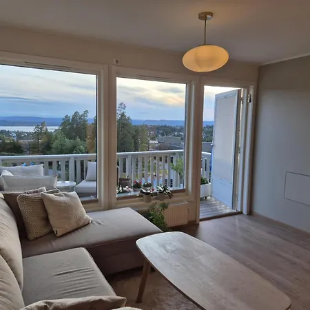 Cosy Apartment With Fjord-View شقة أوسلو