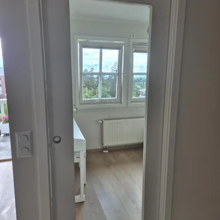 Cosy Apartment With Fjord-View